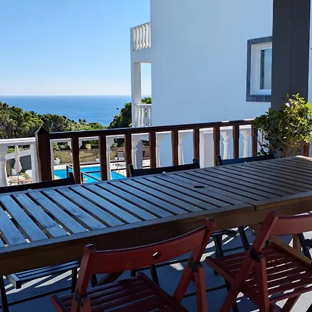 Villa Capelinhos *