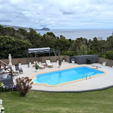 Villa Capelinhos *