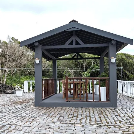 Villa Capelinhos *